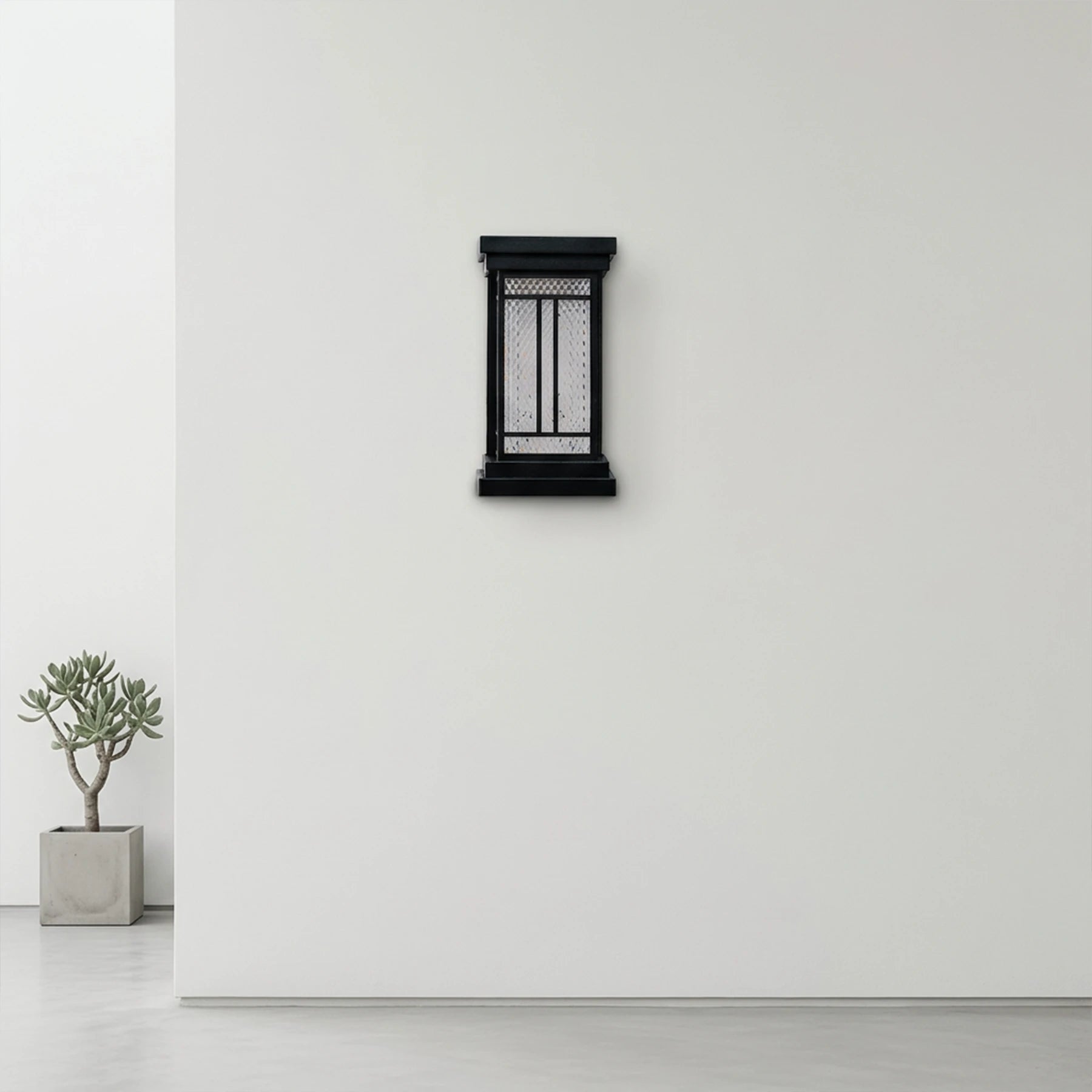Heritage Lantern Sconce – Matte Black Outdoor Wall Light